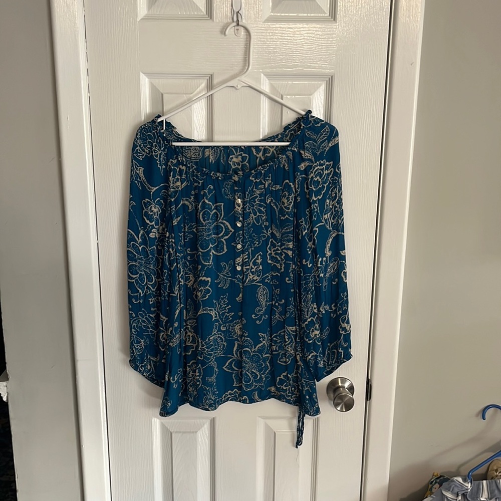 Blue blousy top medium and blue striped blouse